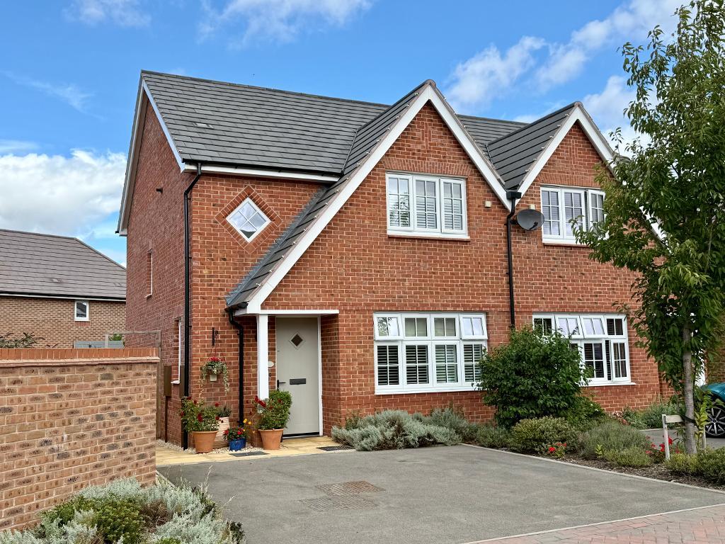 Grebe Place, Meon Vale, Stratford upon Avon, CV37 8YG
