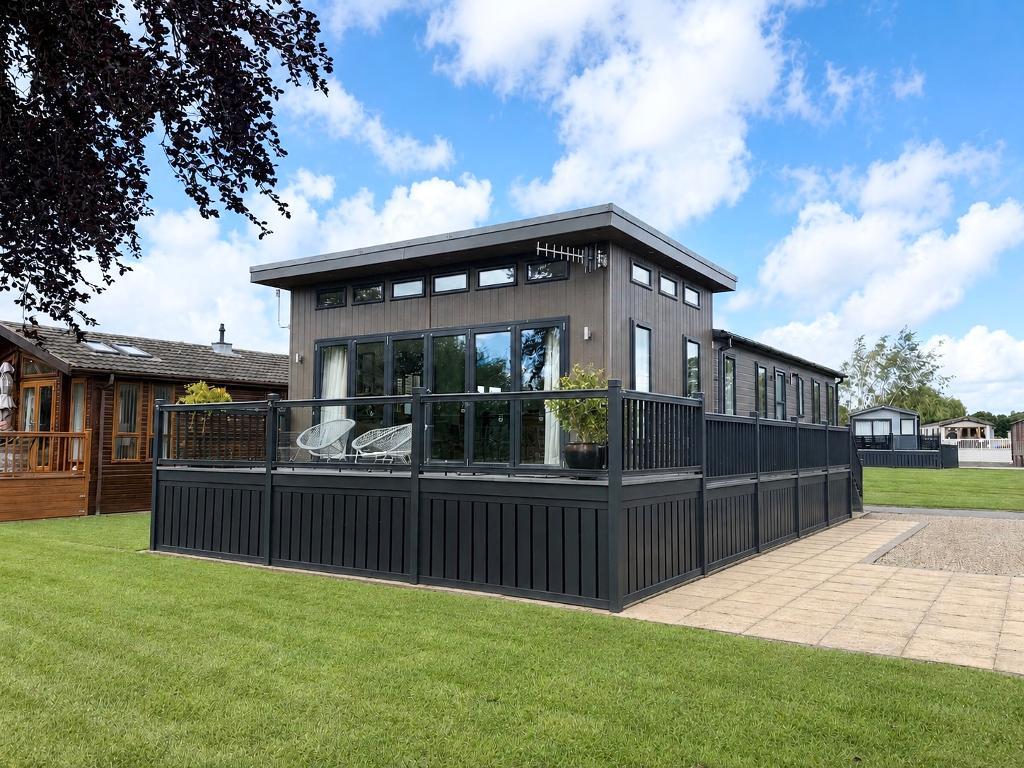 Avon Park, Warwick Road, Stratford Upon Avon, CV37 0NS